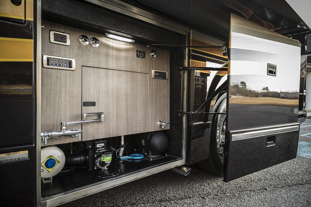 2019 Prevost Featherlite H3-45 For Sale