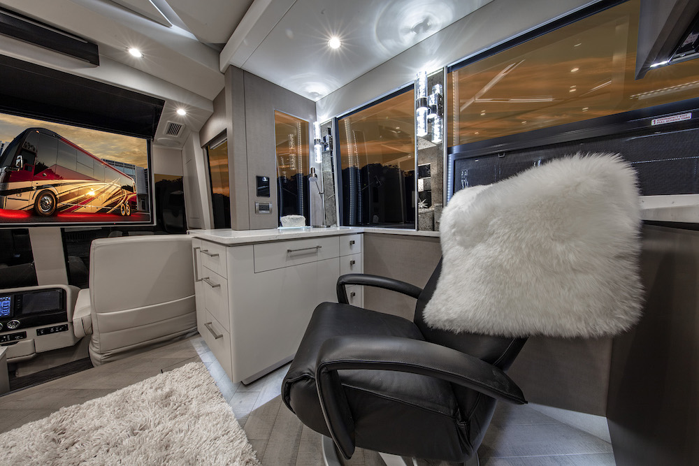 2020 Prevost Featherlite H3-45 For Sale