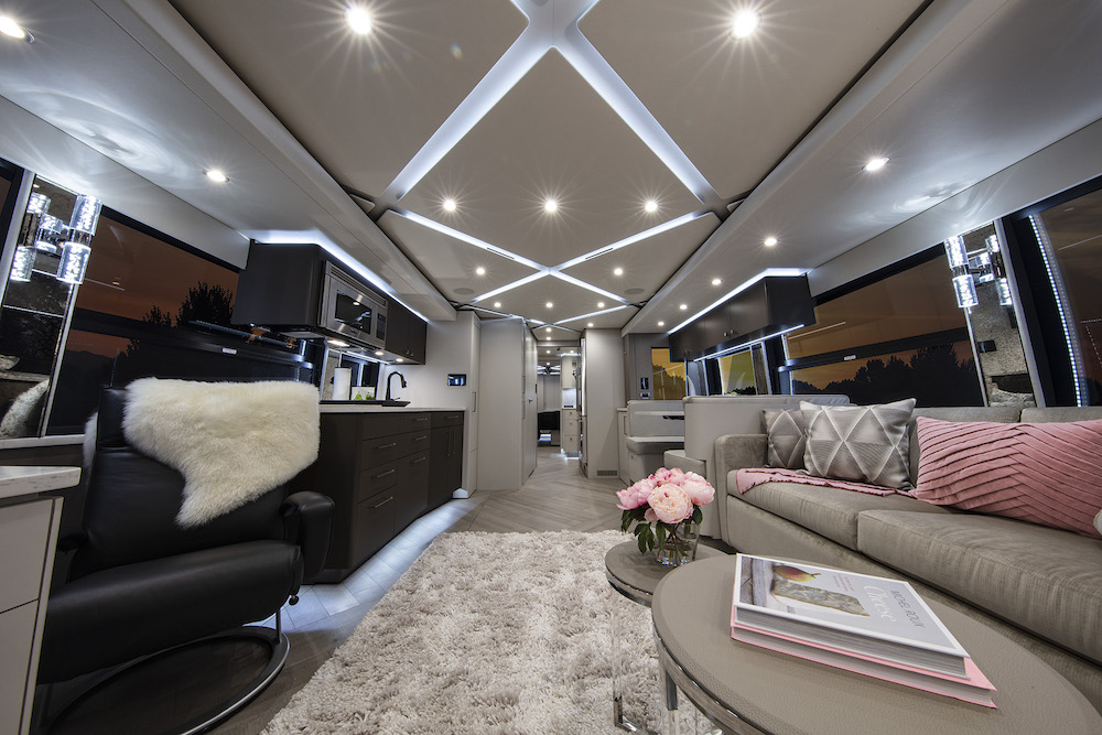 2020 Prevost Featherlite H3-45 For Sale