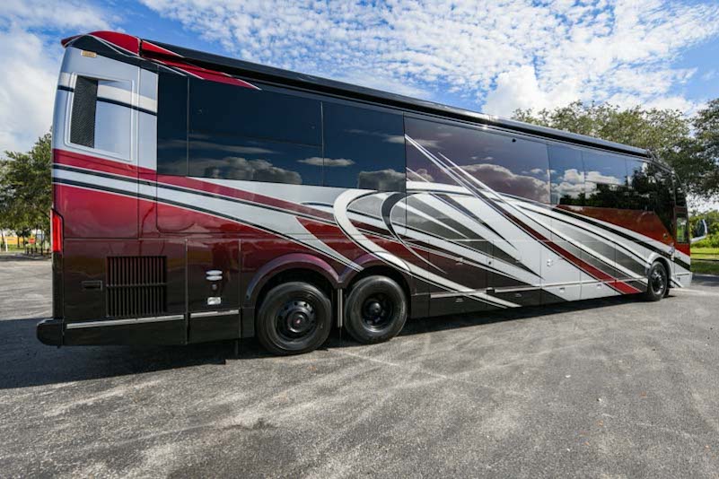 2020 Prevost Featherlite H3-45 For Sale