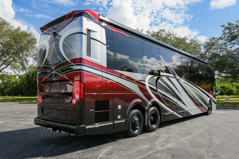 2020 Prevost Featherlite H3-45 For Sale