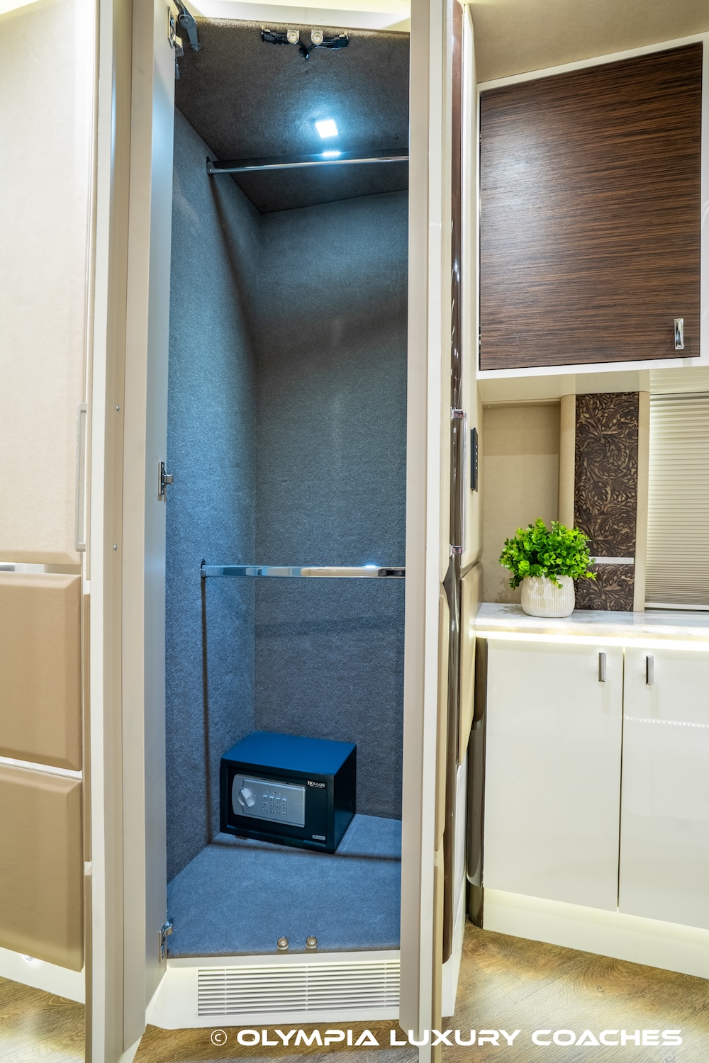 2021 Prevost Emerald H3-45 For Sale