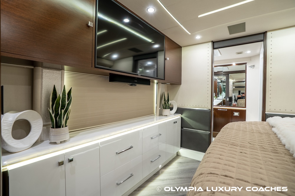 2021 Prevost Emerald H3-45 For Sale