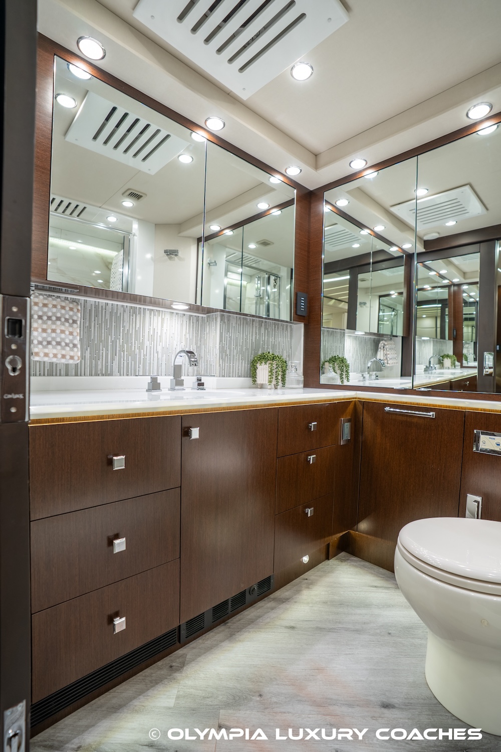 2021 Prevost Emerald H3-45 For Sale