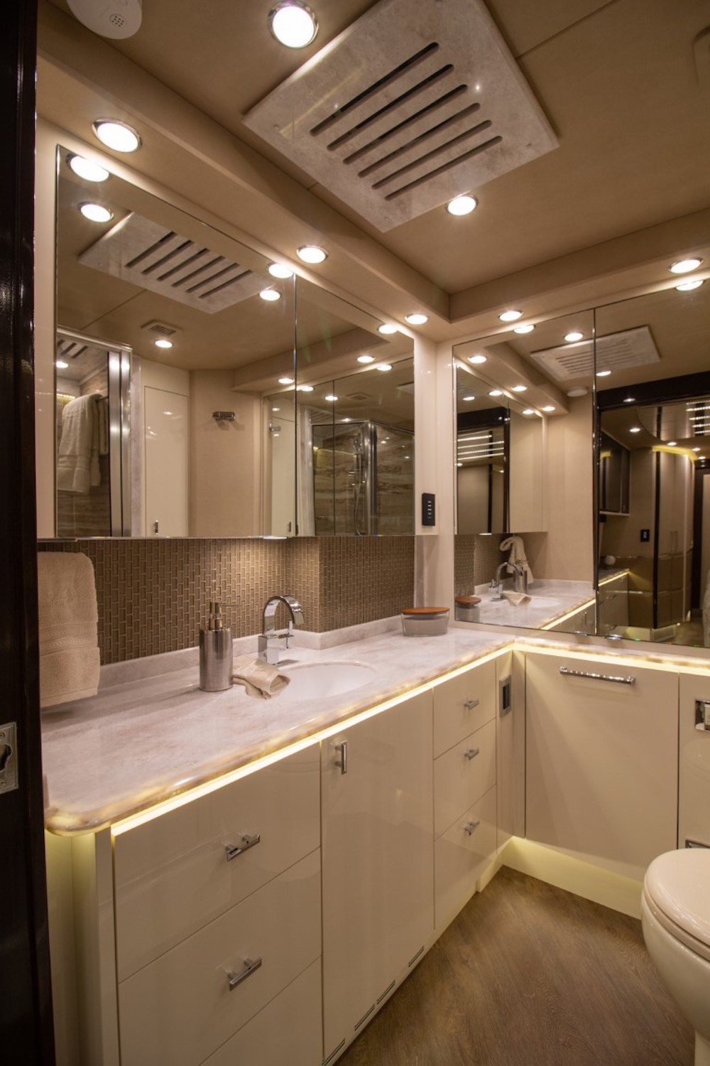 2021 Prevost Emerald H3-45 For Sale