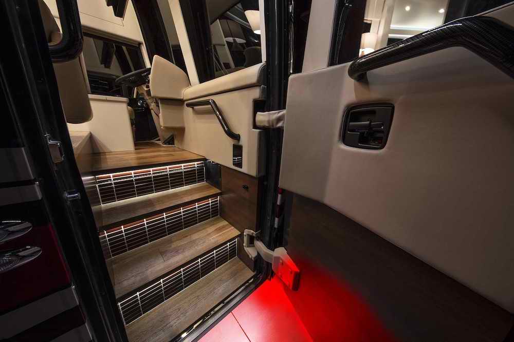 2021 Prevost Featherlite H3-45 For Sale