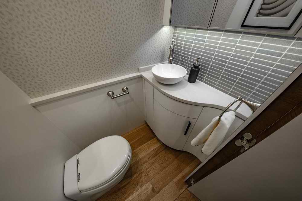 2021 Prevost Featherlite H3-45 For Sale