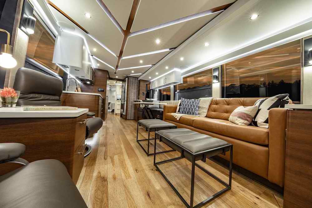 2021 Prevost Featherlite H3-45 For Sale