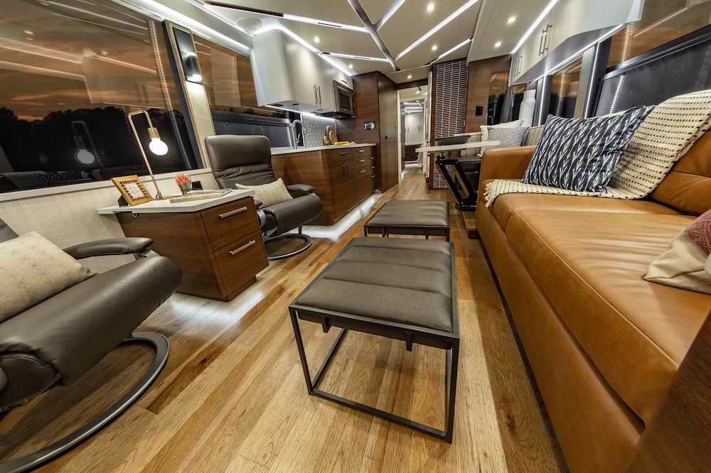 2021 Prevost Featherlite H3-45 For Sale