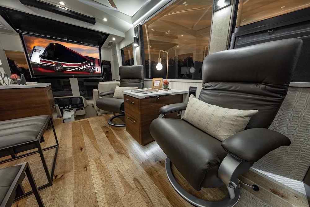 2021 Prevost Featherlite H3-45 For Sale