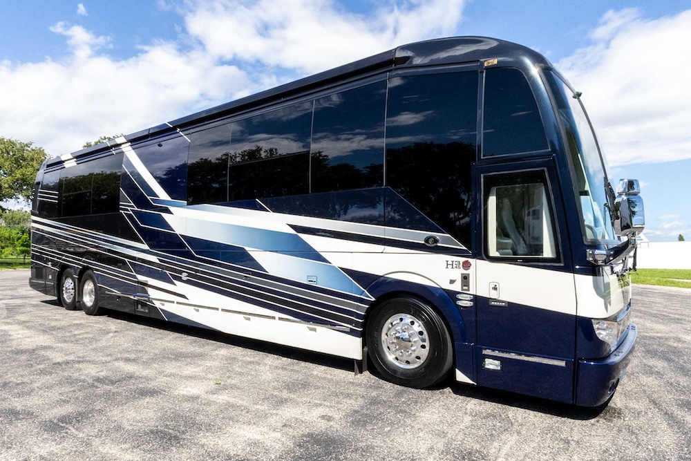 2021 Prevost Featherlite H3-45 For Sale