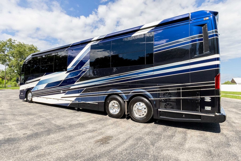 2021 Prevost Featherlite H3-45 For Sale