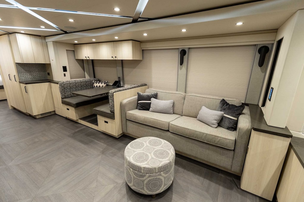 2021 Prevost Featherlite H3-45 For Sale