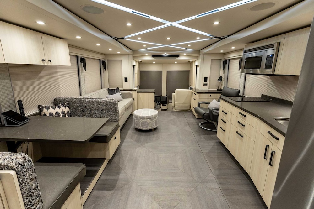 2021 Prevost Featherlite H3-45 For Sale
