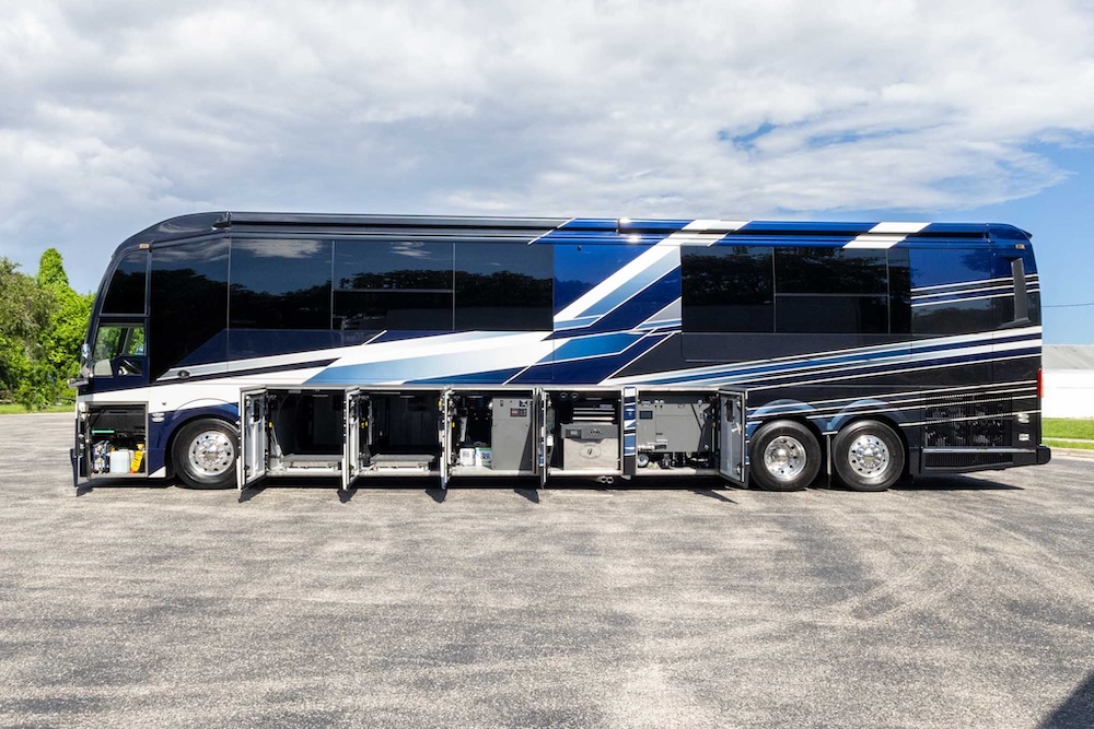2021 Prevost Featherlite H3-45 For Sale