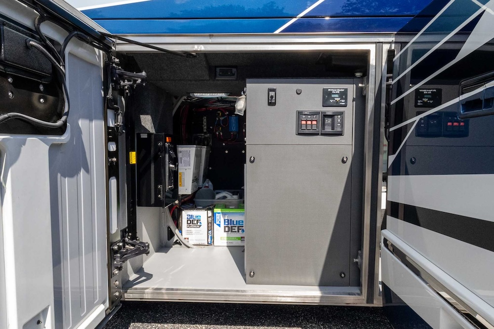 2021 Prevost Featherlite H3-45 For Sale