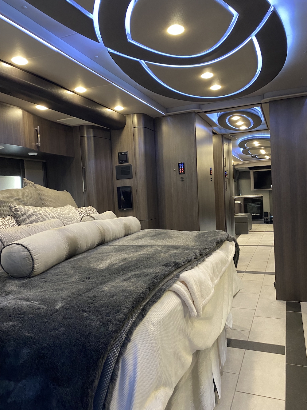 2021 Prevost Foretravel H3-45 For Sale