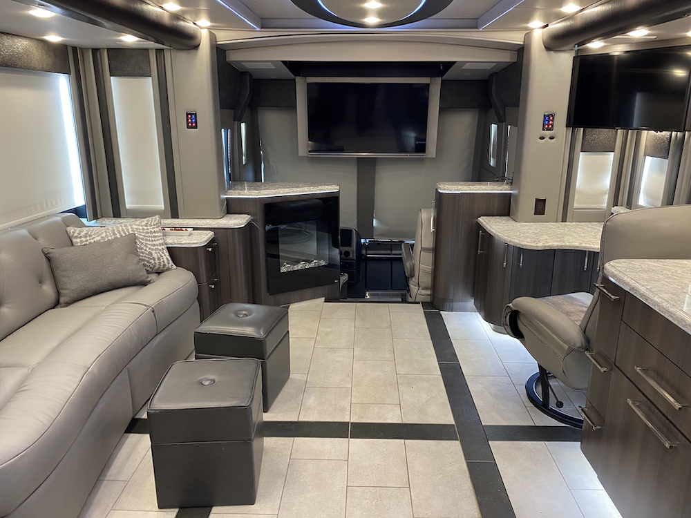 2021 Prevost Foretravel H3-45 For Sale