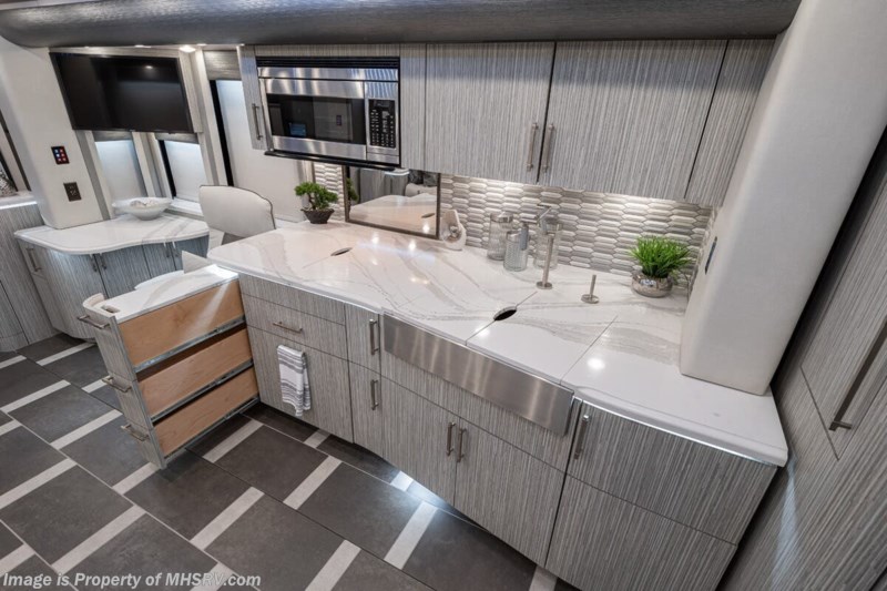 2021 Prevost Foretravel H3-45 For Sale