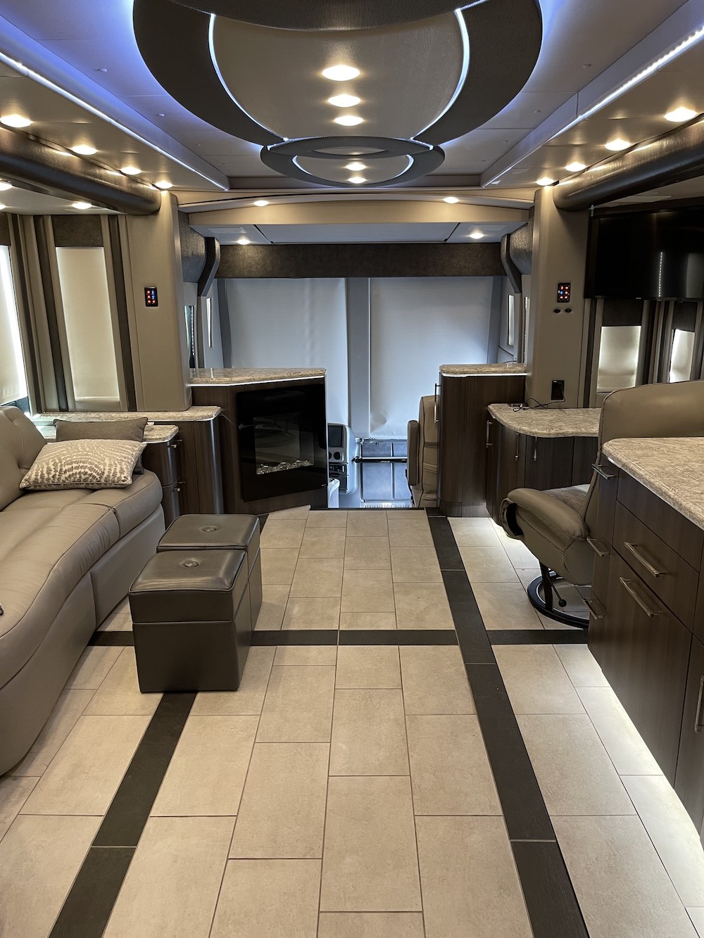 2021 Prevost Foretravel H3-45 For Sale