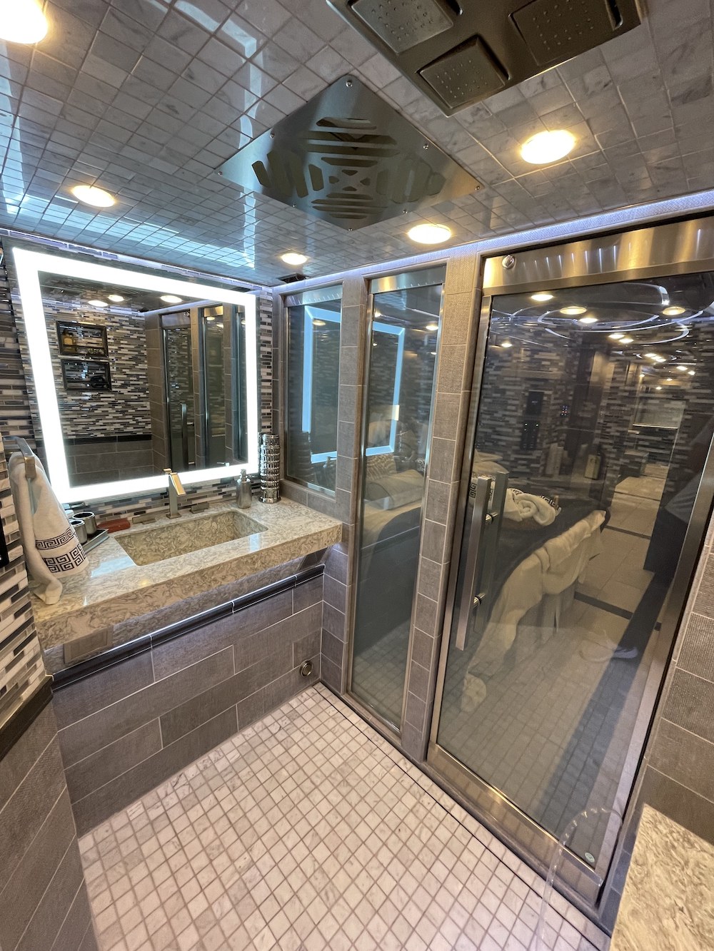 2021 Prevost Foretravel H3-45 For Sale