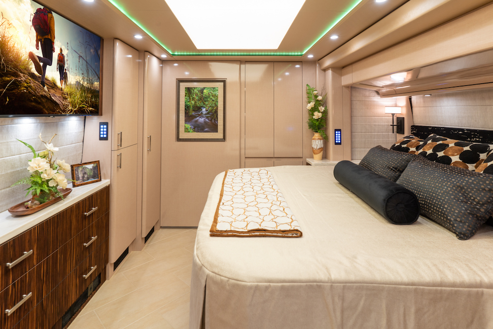 2021 Prevost Marathon H3-45 For Sale