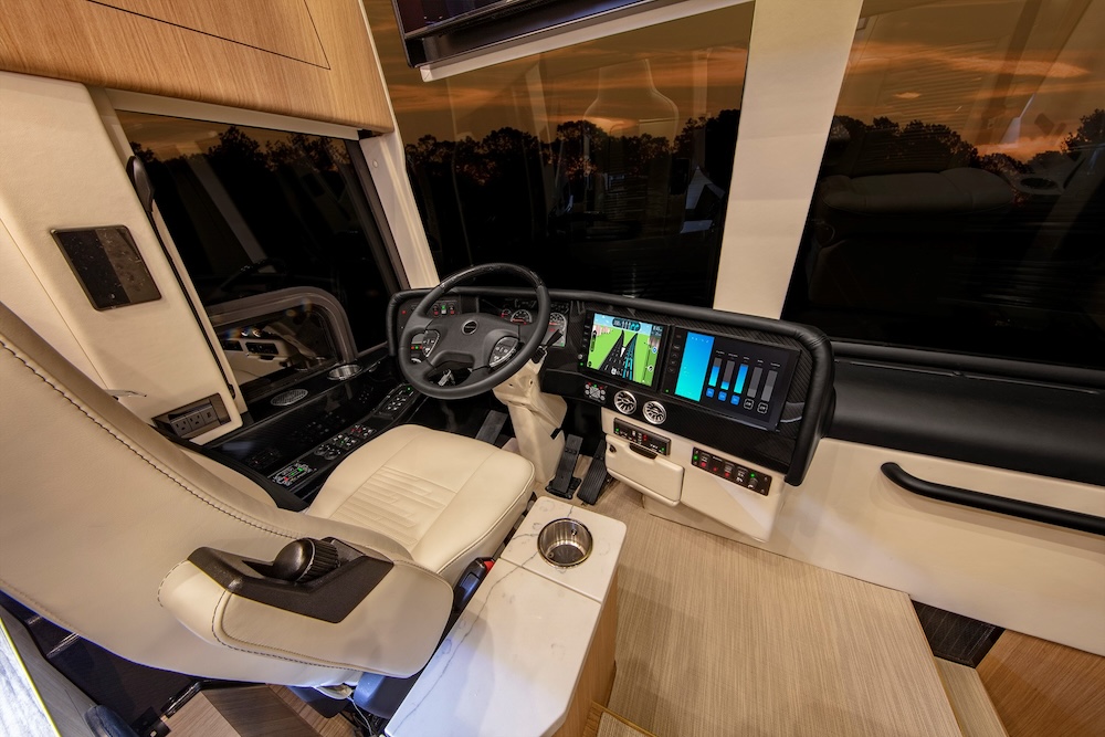 2022 Prevost Featherlite H3-45 For Sale