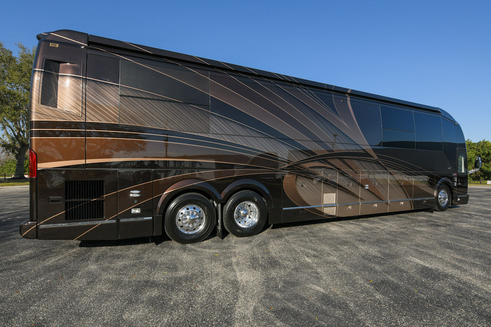 2022 Prevost Featherlite H3-45 For Sale