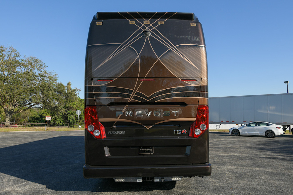 2022 Prevost Featherlite H3-45 For Sale