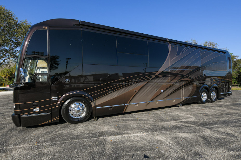 2022 Prevost Featherlite H3-45 For Sale