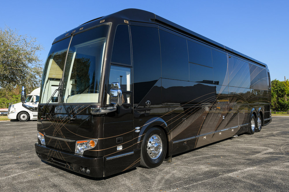 2022 Prevost Featherlite H3-45 For Sale