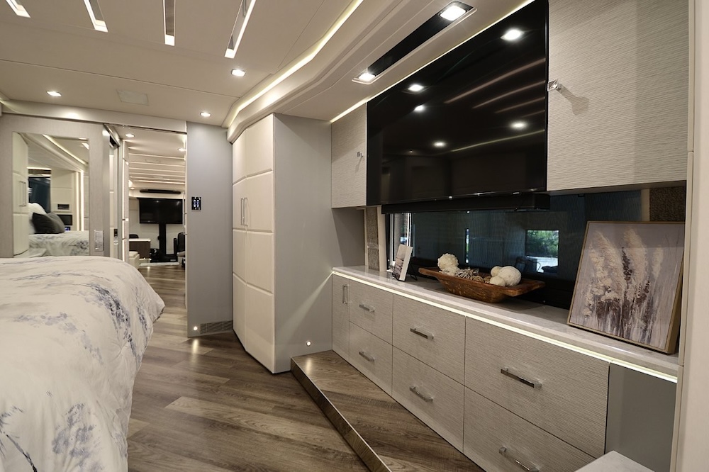 2023 Prevost  Emerald H3-45 For Sale