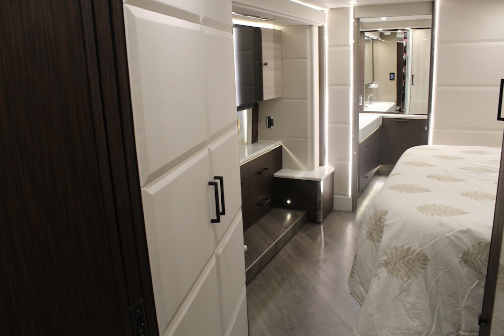 2023 Prevost Emerald H3-45 For Sale