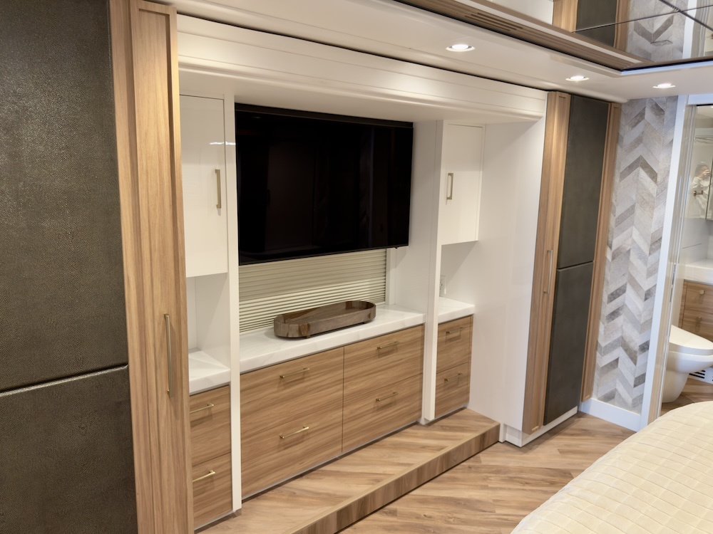 2023 Prevost  Liberty H3-45 For Sale