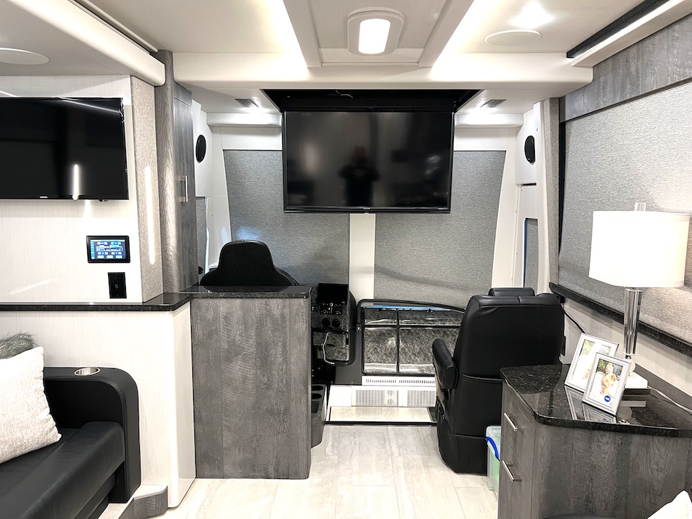 2023 Prevost Superior X3 For Sale