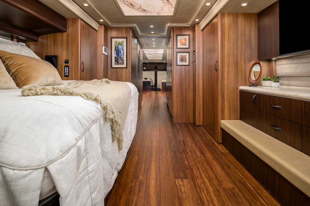 2024 Prevost Marathon H3-45 For Sale