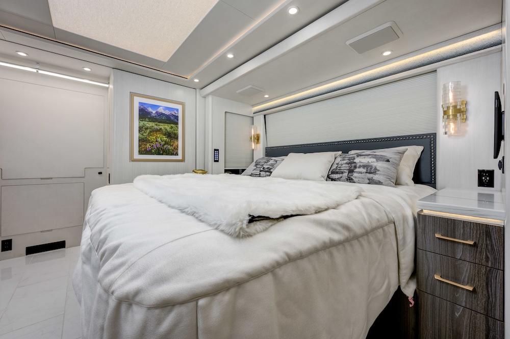 2024 Prevost Marathon H3-45 For Sale