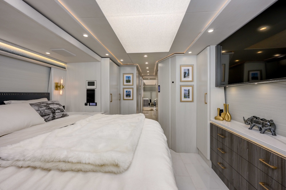 2024 Prevost Marathon H3-45 For Sale