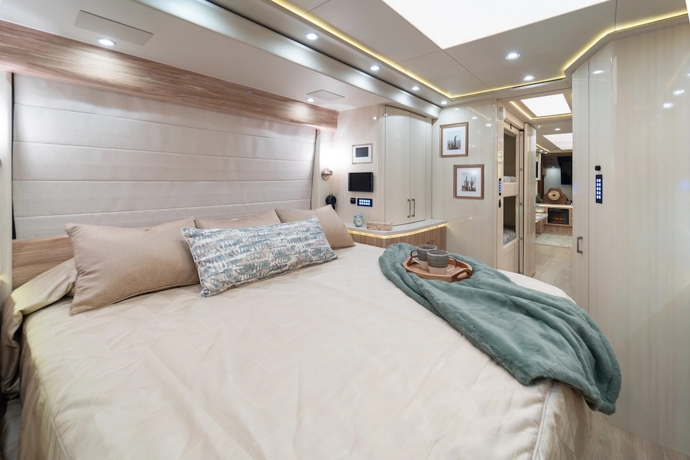 2024 Prevost Marathon X3 For Sale
