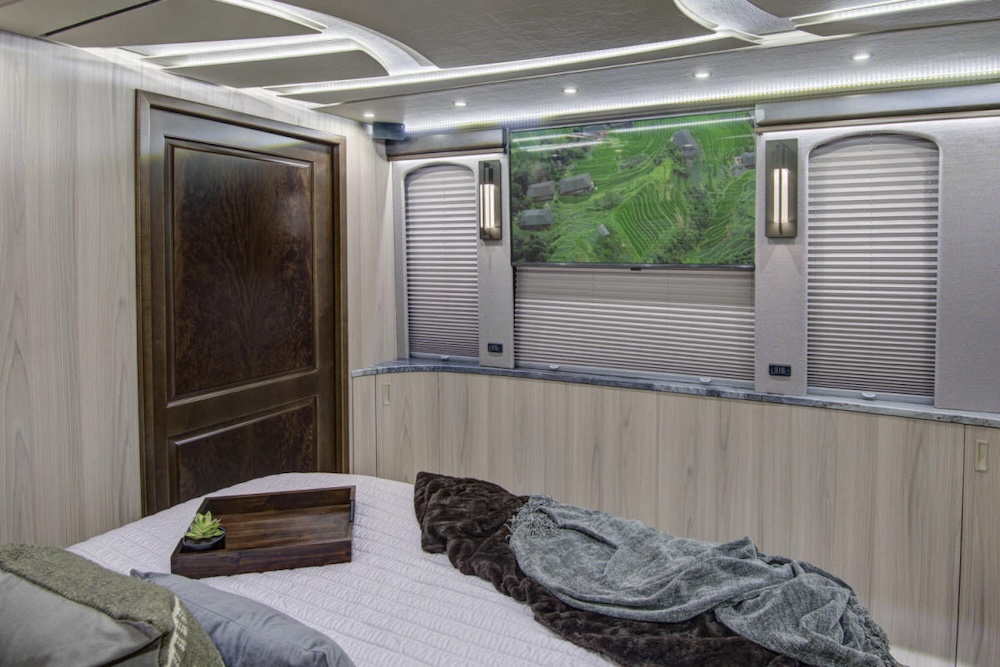 2025 Prevost Florida Coach X3 For Sale