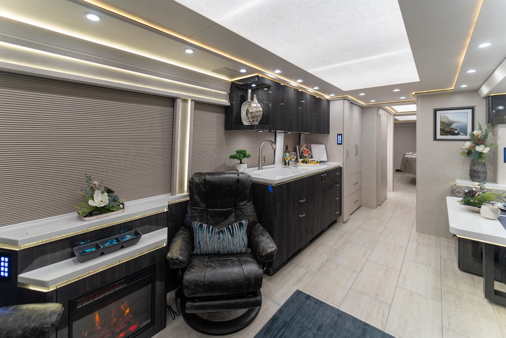 2025 Prevost  Marathon H3-45 For Sale