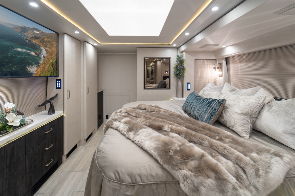 2025 Prevost  Marathon H3-45 For Sale