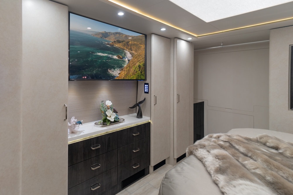 2025 Prevost  Marathon H3-45 For Sale