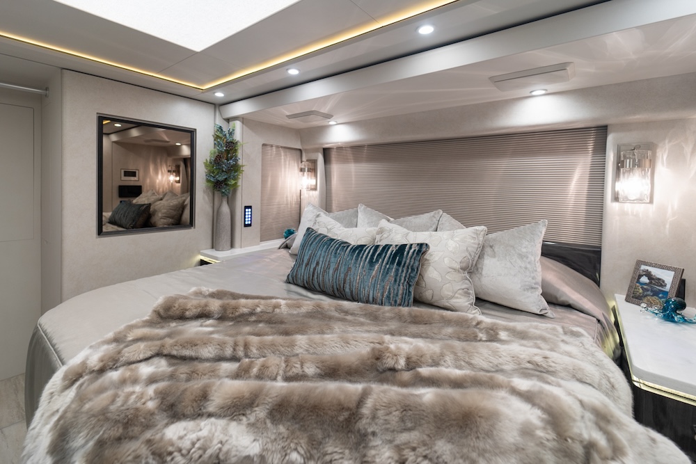 2025 Prevost  Marathon H3-45 For Sale