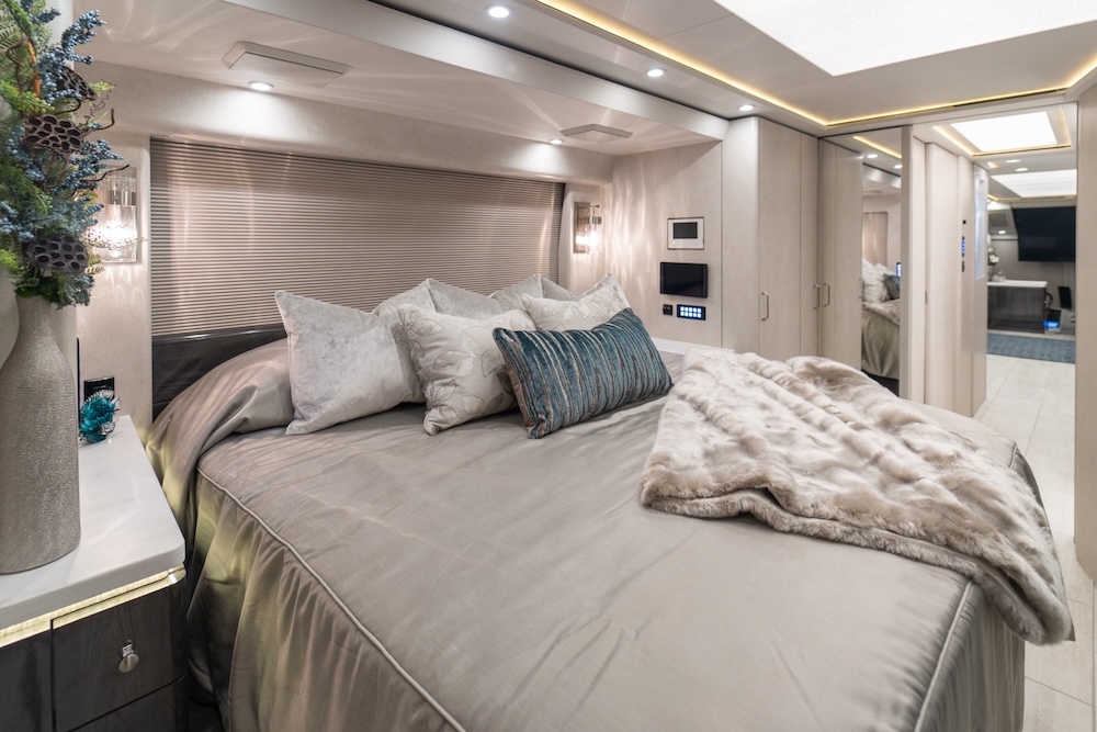 2025 Prevost  Marathon H3-45 For Sale