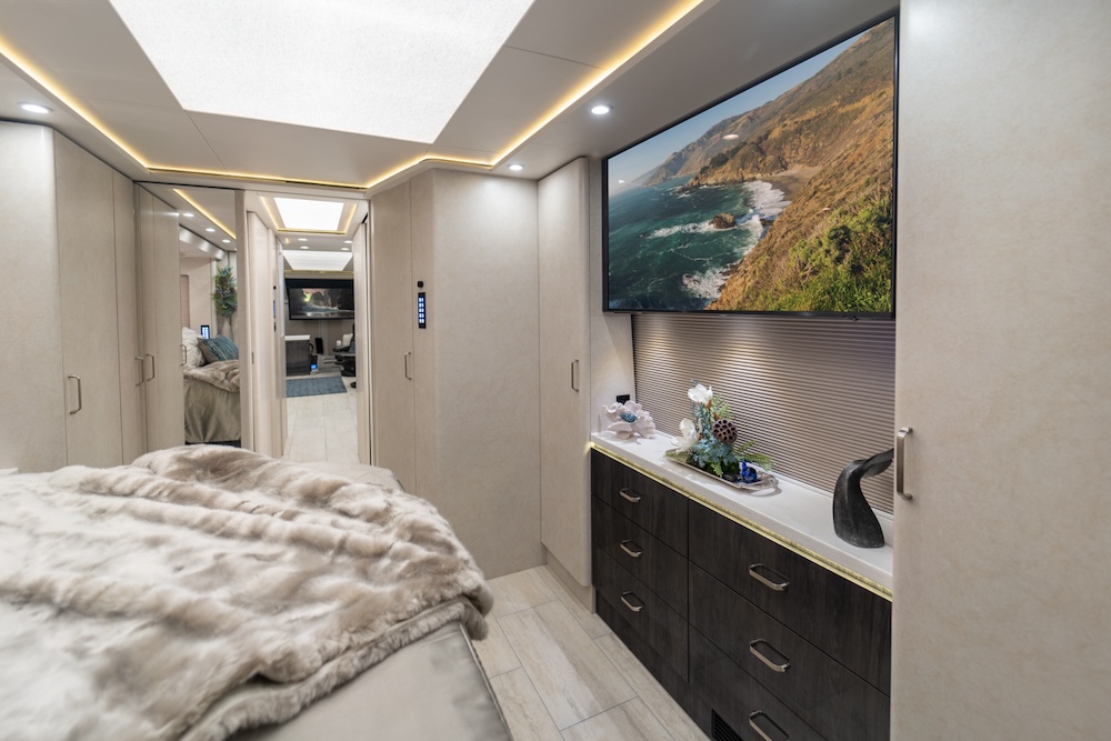 2025 Prevost  Marathon H3-45 For Sale