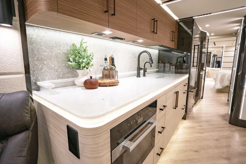 2026 Prevost Emerald H3-45 For Sale