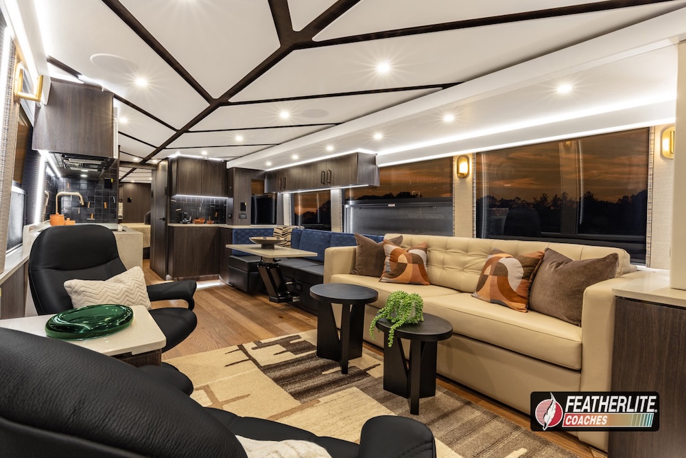 2026 Prevost Featherlite H3-45 For Sale