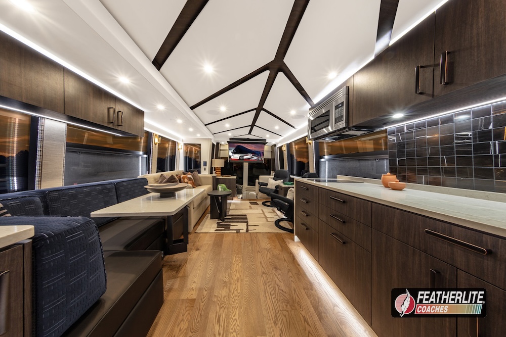2026 Prevost Featherlite H3-45 For Sale