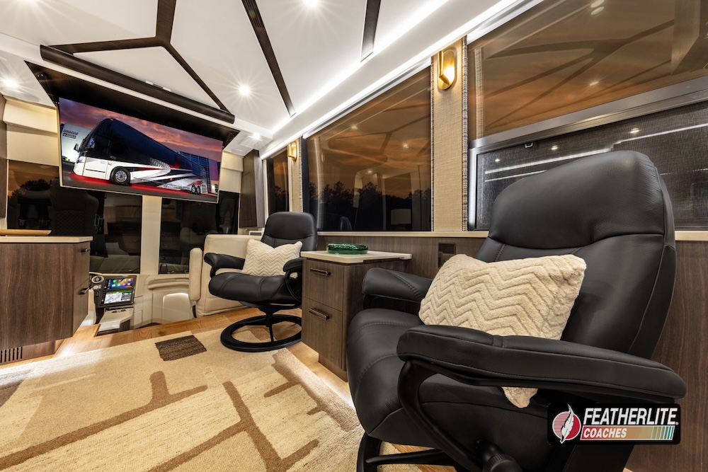 2026 Prevost Featherlite H3-45 For Sale